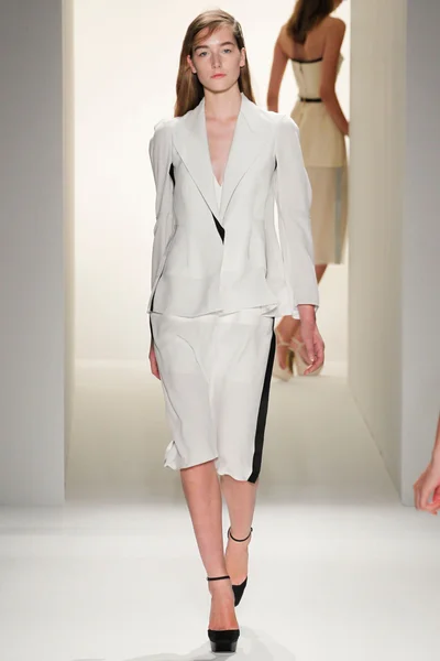 Look 13